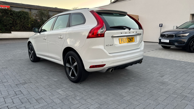 Volvo Xc60 D5 [220] R DESIGN Lux Nav 5dr AWD Geartronic Diesel Estate